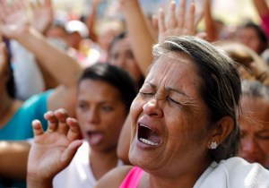 Los rostros de angustia, un día después de la masacre de Uribana (Fotos)