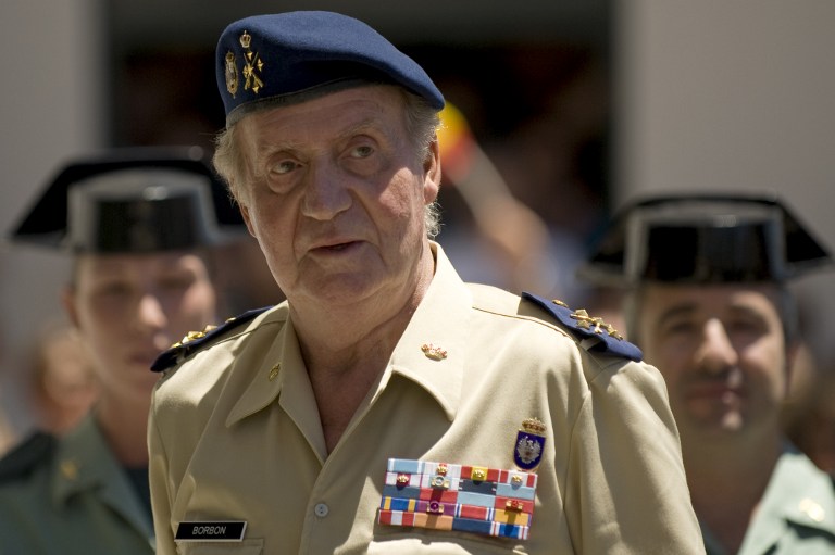 Rey de España pide esfuerzos a los militares frente a la crisis