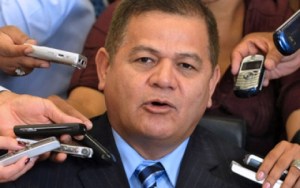 General golpista en Honduras se postuló para la Presidencia