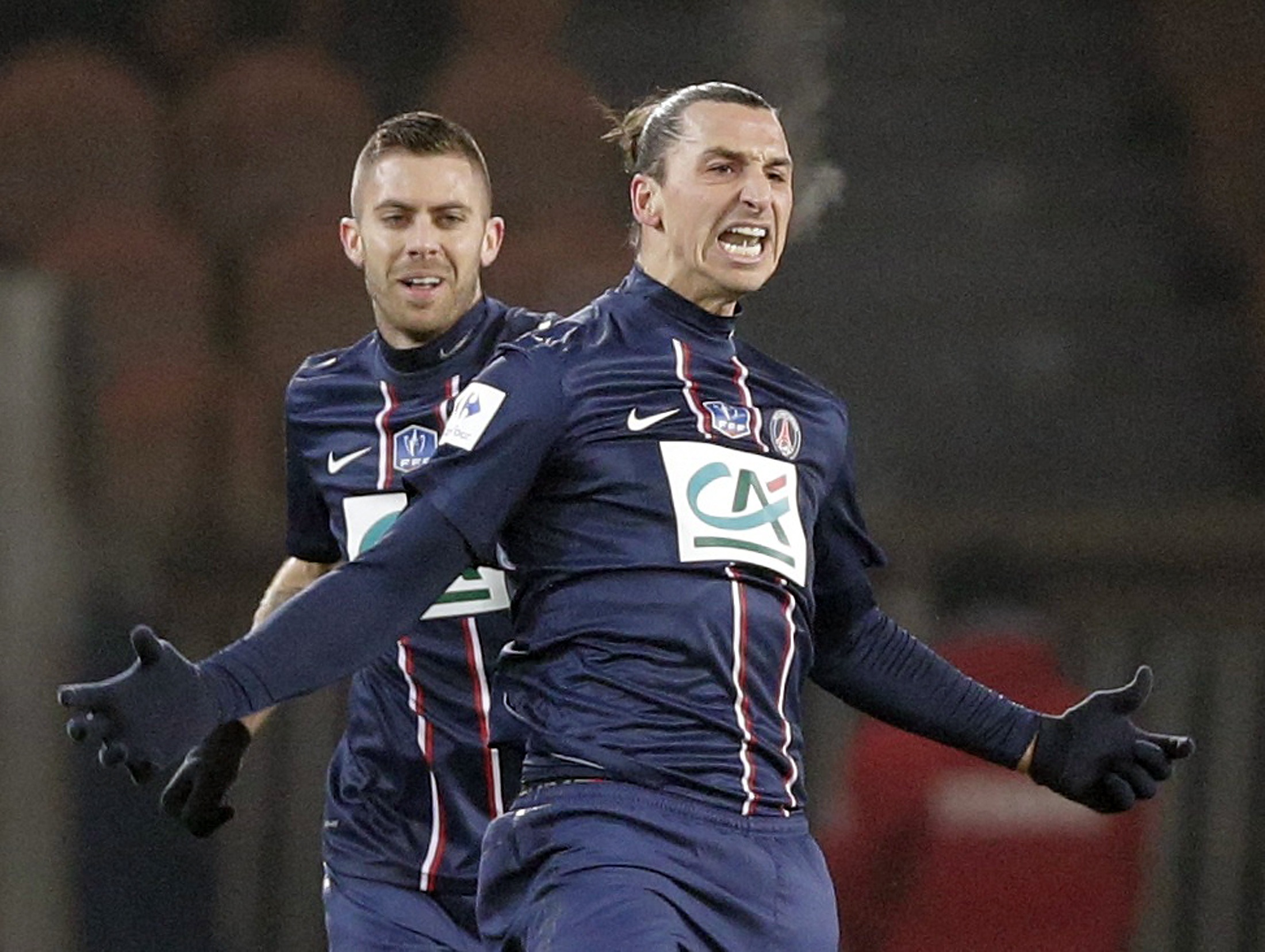 Doblete de “Ibra” colocó al París Saint-Germain en los cuartos de final del torneo francés