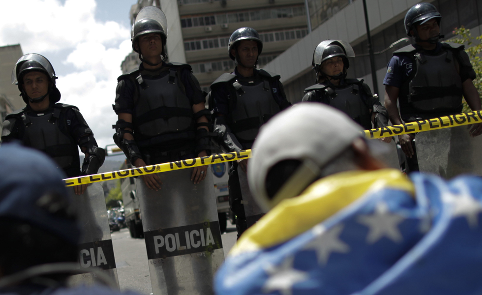 Estudiantes en protesta convocan a marcha para exigir la verdad sobre Chávez