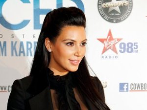 Kim Kardashian envía invitaciones musicales para el Baby Shower