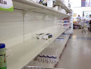 En supermercados del Gobierno tampoco se consigue harina, ni azúcar ni pollo