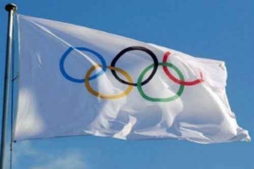 La bandera de los aros olímpicos