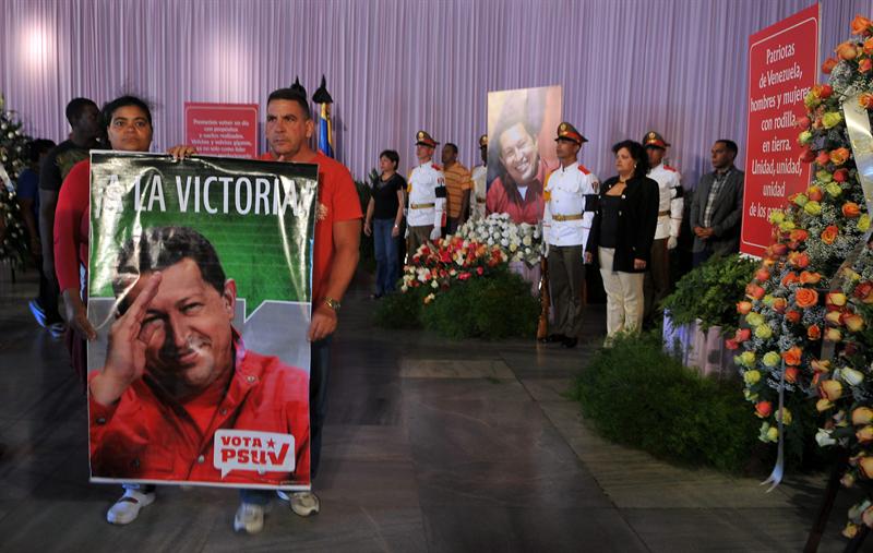 Muerte de Chávez puede impulsar apertura en Cuba, dice bloguera Yoani Sánchez