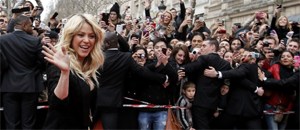 Shakira revoluciona París en su vuelta al trabajo tras ser mamá (FOTOS)