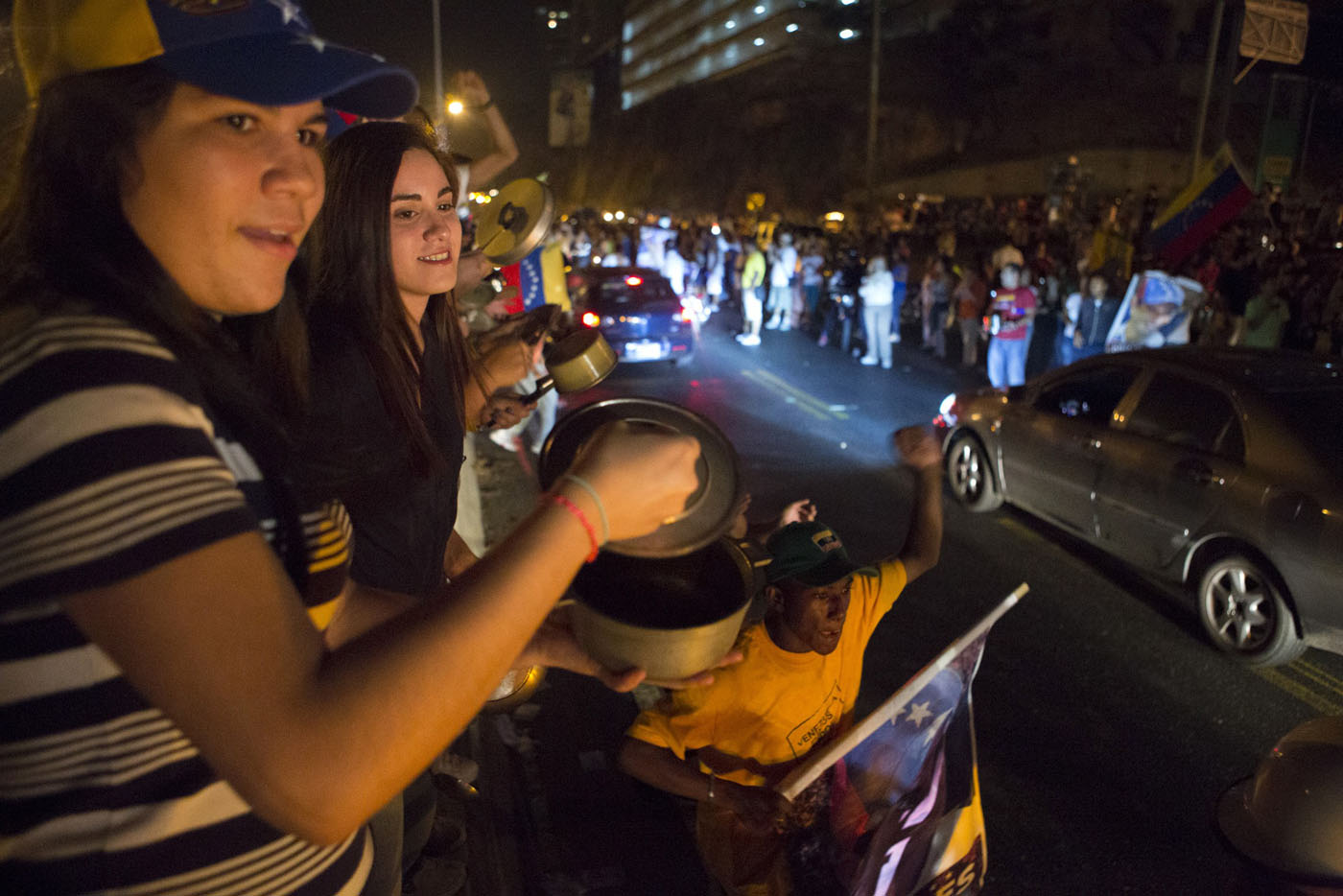 Así retumbó el cacerolazo en el país (Fotos)