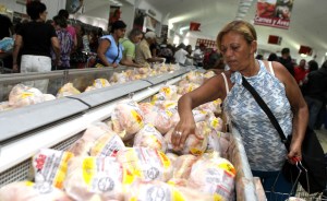 Gabinete económico evalúa aumento en los precios del pollo, leche y carne bovina (Video)