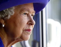 La reina Isabel II se declara “triste” por la muerte de Thatcher