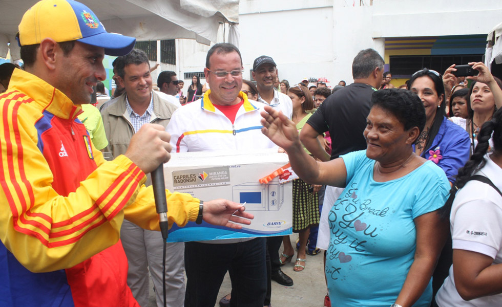 Capriles considera que la escasez de alimentos es política de estado