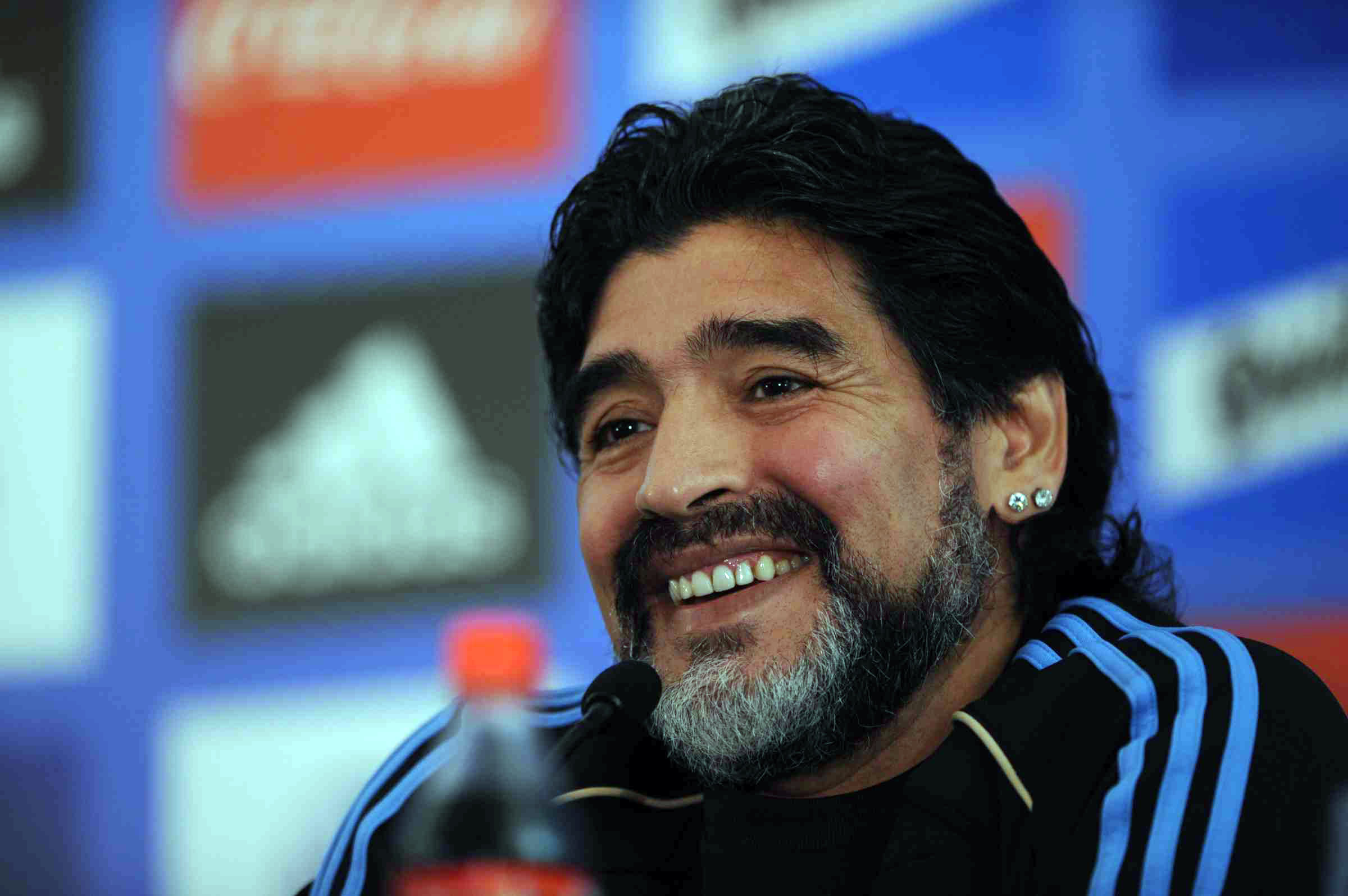 Maradona da como favorito a Brasil en el Mundial-2014