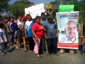 Protesta por falta de viviendas tranca el paso hacia Los Guayos