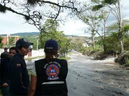 Protección Civil y Bomberos Municipales en alerta ante lluvias en Los Teques