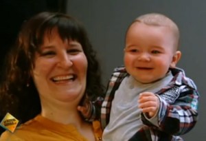 Bebé alcanza la felicidad en sólo cinco segundos (Video)