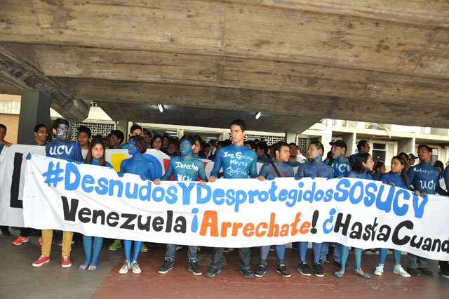 Ucevistas marchan para protestar por la crisis universitaria (Fotos + Video)