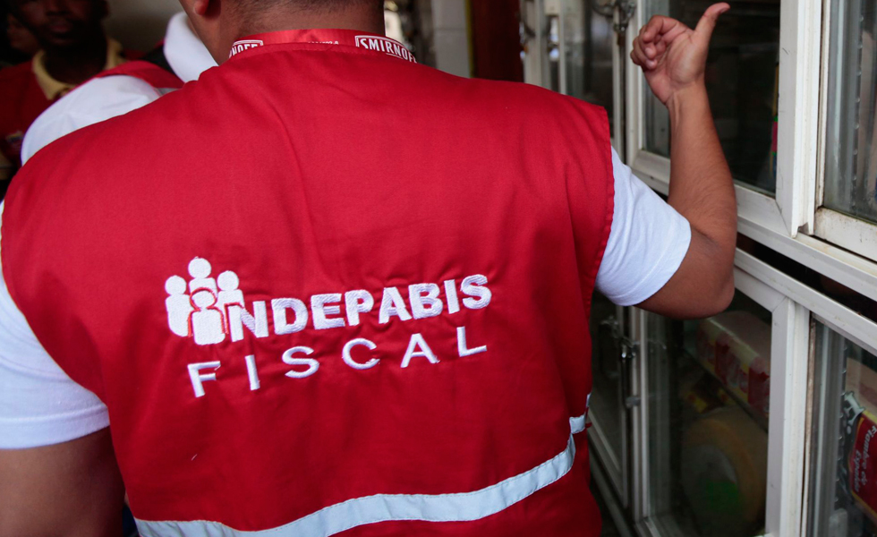 Familiares denuncian que no han podido ver al exdirector de Fiscalización del Indepabis