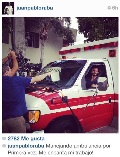 Miren a Juan Pablo Raba manejando una ambulancia por primera vez (Foto)