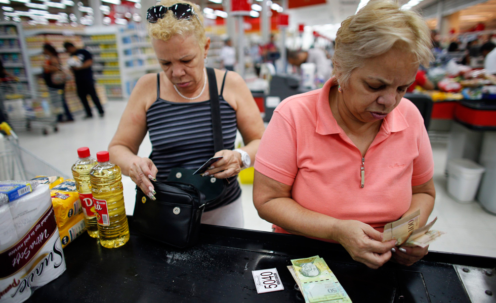 Supermercados obligan a usuarios a comprar más de lo que requieren