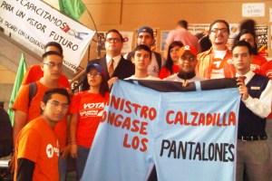 Juventud le exige al ministro Calzadilla que “se ponga los pantalones” (Foto)