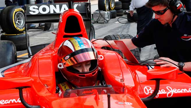 Johny Cecotto inicia pruebas de jóvenes pilotos de F1 en Silverstone