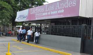 Comisión de trabajadores de Lácteos Los Andes acudirá a Caracas