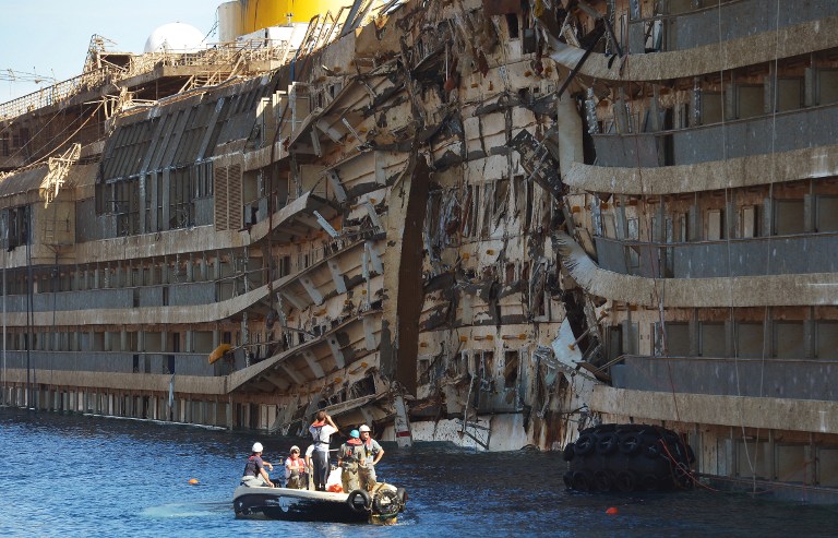 En video: Viaje submarino hacia el Costa Concordia