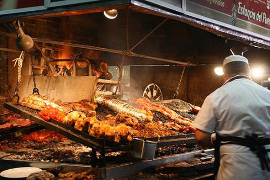 Argentina quiere ser récord Guiness con el asado más grande del mundo