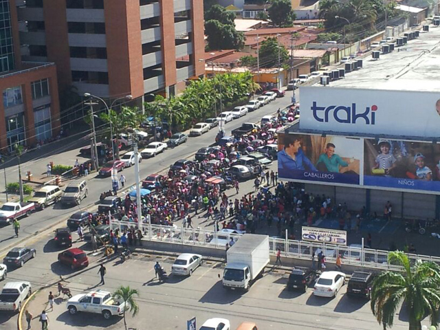 Así estuvieron los centros comerciales de Venezuela (Fotos + Colas)