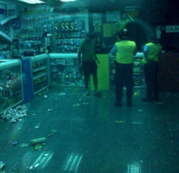 Así quedó una farmacia en Mérida (Fotos)