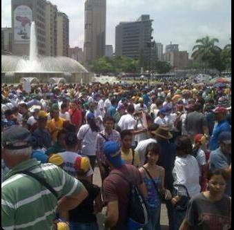 Plaza Venezuela respondió masivamente a marcha auto convocada