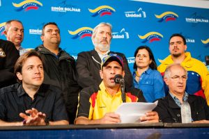 El chavismo obtiene más votos, pero la oposición gana terreno