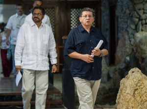 Farc afirma que destitución de Petro es un “grave golpe” a diálogos de paz para Colombia