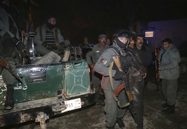 Ataque suicida en Kabul deja 14 muertos