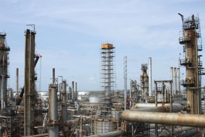 Paralizada la destiladora No. 5 de la refinería de Amuay, según denuncia sindicalista