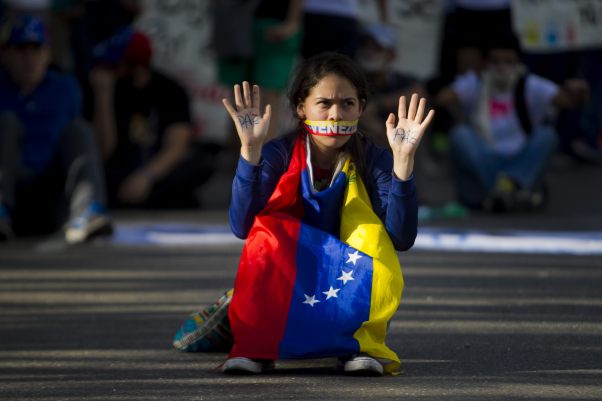 LA OPOSICIÓN SE MANIFIESTA Y TODOS RECHAZAN LA VIOLENCIA EN VENEZUELA
