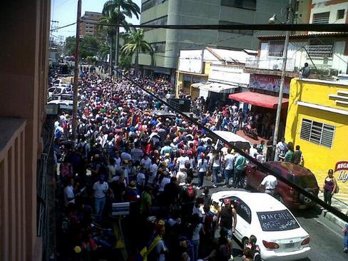 Personas se encuentran en las calles de Barquisimeto (Foto)