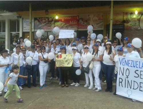 Las mujeres de Puerto Ordaz salieron a manifestar (Foto)