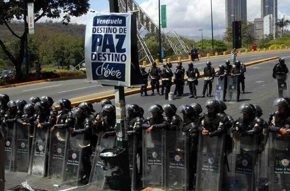 El irónico momento “chévere” que a Izarra no le da “risitas” (Foto)