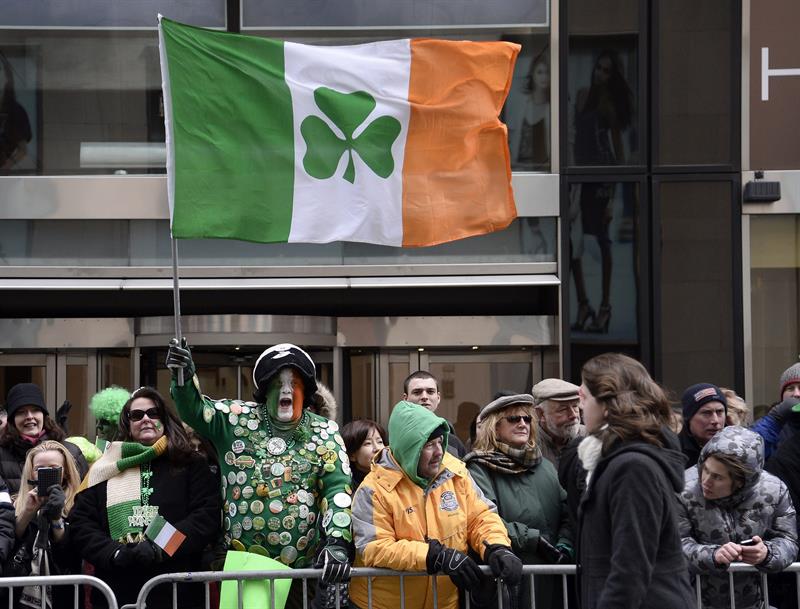 Irlanda se tiñe de verde y cerveza para celebrar el día de San Patricio (Fotos)
