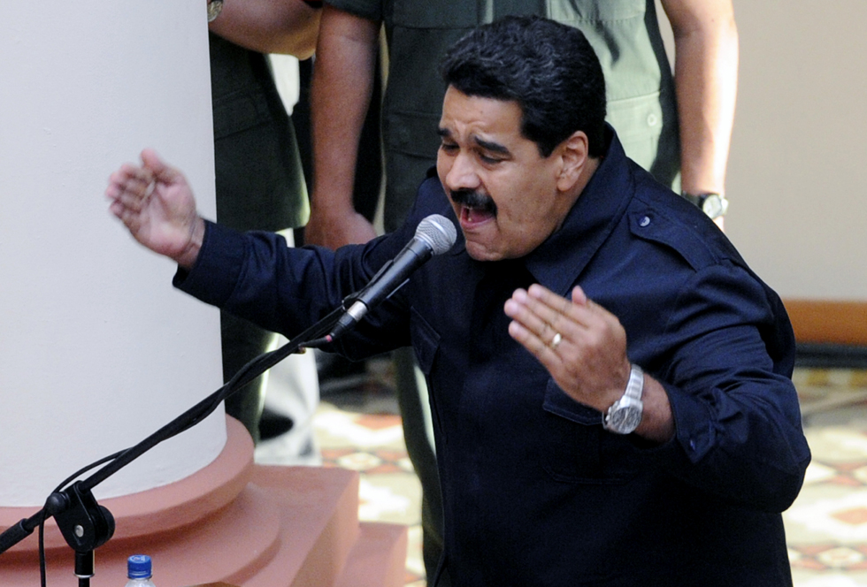 Huele a Revolución: Maduro defiende a Carvajal y “hacker” de Bocaranda lo apoya a “capa y espada”