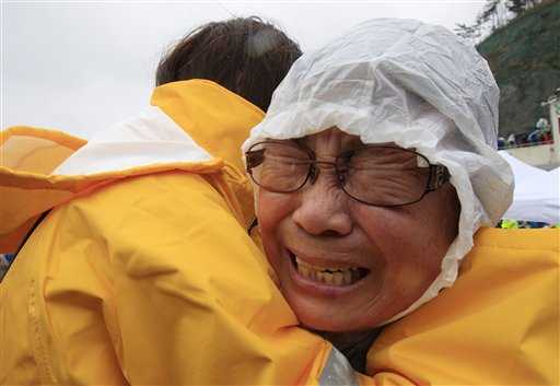 Furia entre familiares de desaparecidos del ferry