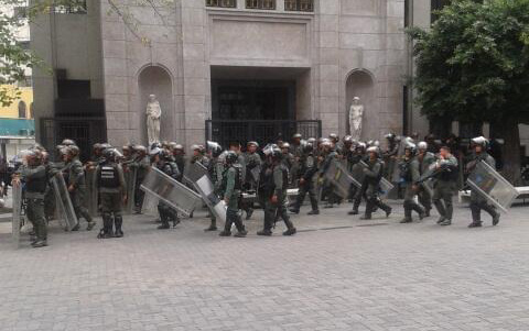 Batallón de la GNB se concentra en Chacaíto (Fotos)