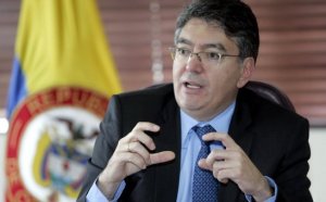 Colombia dice que creación de criptomoneda venezolana es una “cortina de humo”