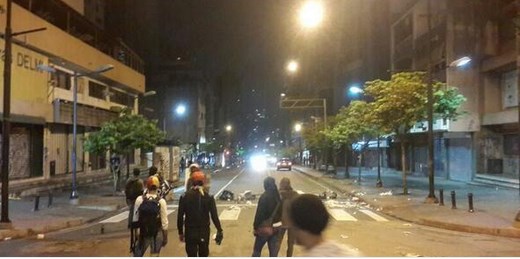 Reportan nuevos enfrentamientos en la calle Uslar de Chacao (Fotos)