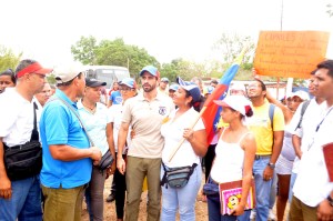Capriles: Aquí tiene que venir un cambio porque ya esto no da para más