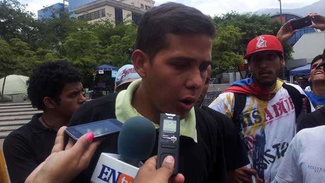 Liberado estudiante detenido en plaza Alfredo Sadel