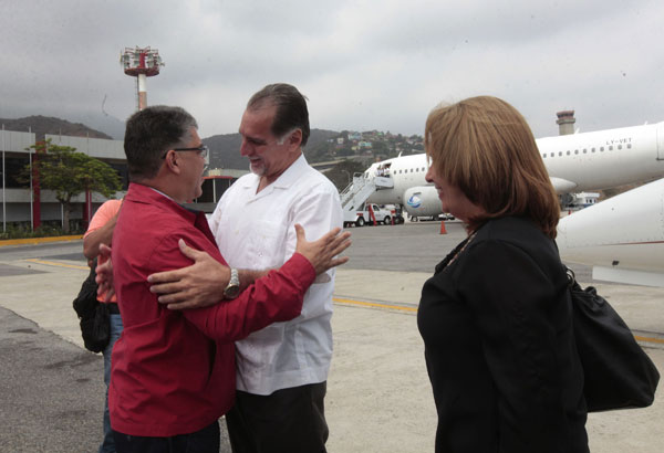 Agente cubano René González visita Venezuela y recibe las llaves de Caracas