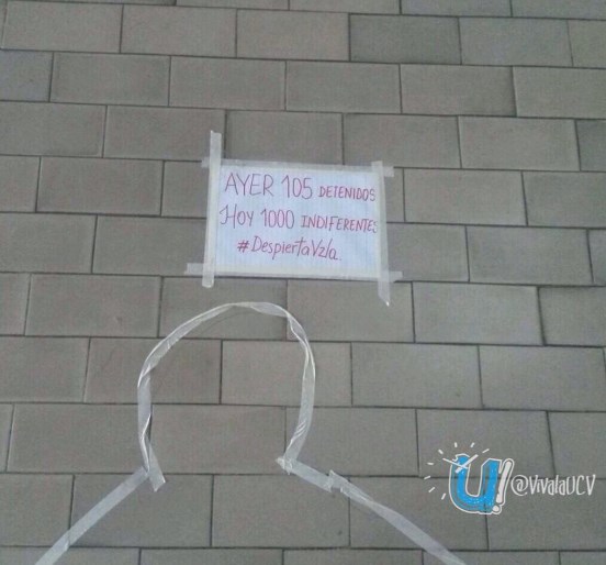 Otras pancartas en la UCV: Ayer 105 detenidos, hoy 1000 indiferentes (Fotos)