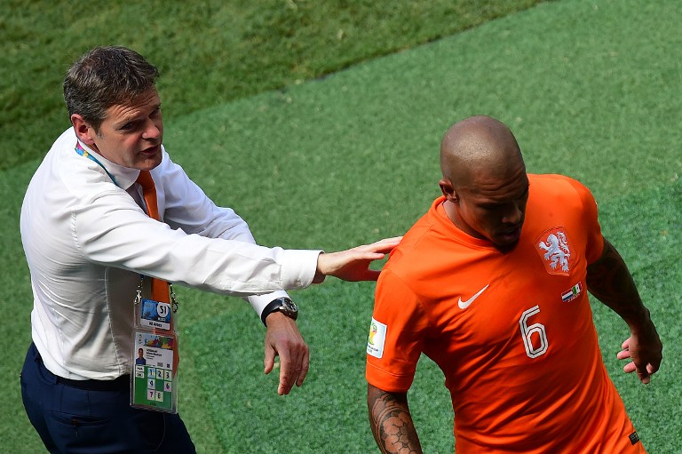 De Jong se retira por lesión del Holanda-México