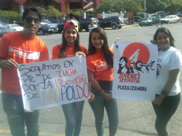 Recaban firmas en Guarenas para la liberación de estudiantes y presos políticos